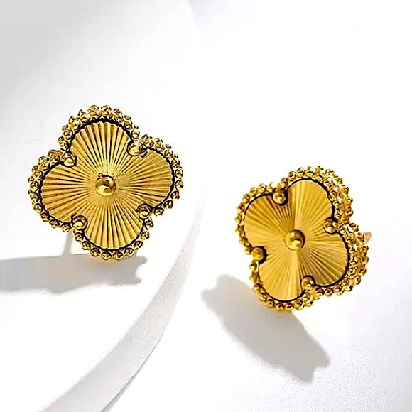 Gold Filled Four Leaf Clover Matching Necklace Bracelet Earrings Set - Picture 5 of 12